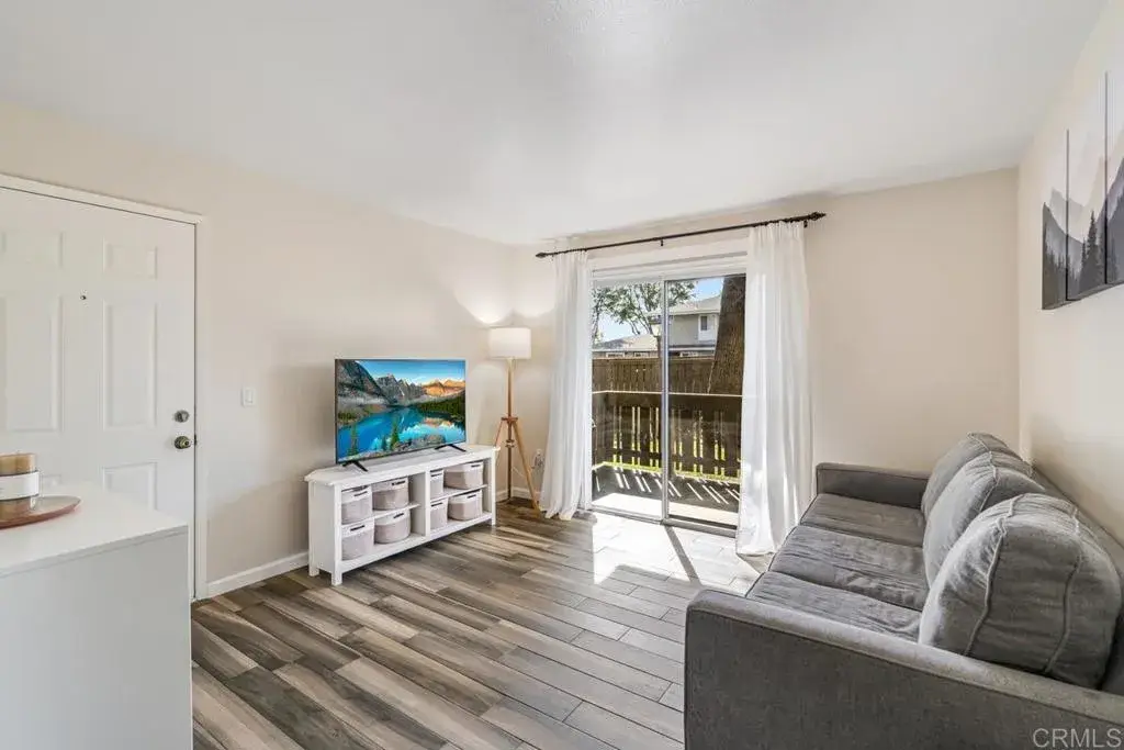 2528 White Oak Place #5, Escondido, CA 92027 - Image #1