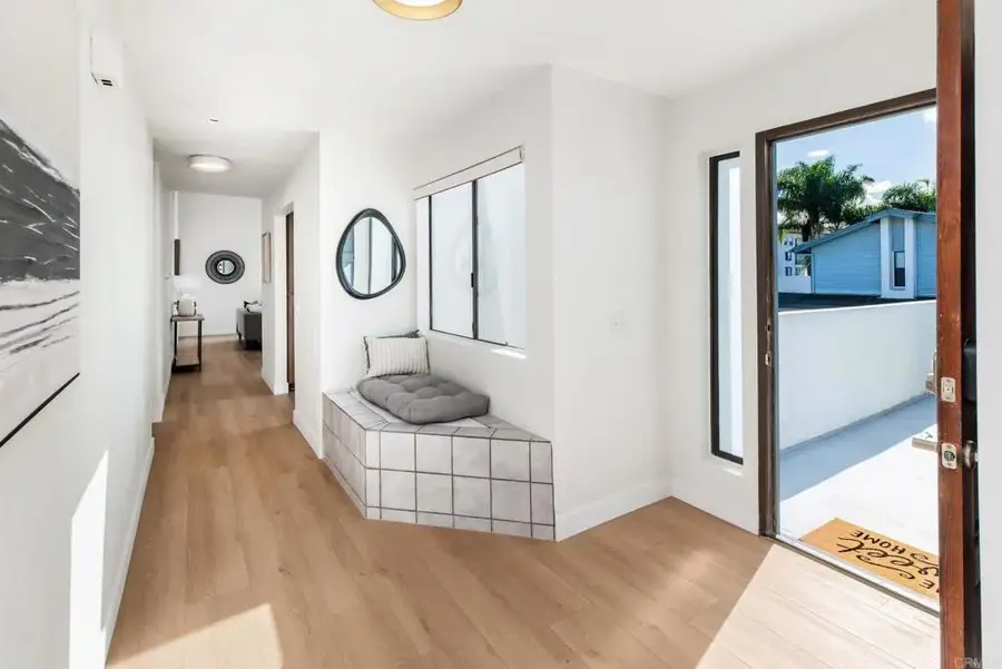 4085 Crystal Dawn Ln #201, San Diego, CA 92122 - Image #3