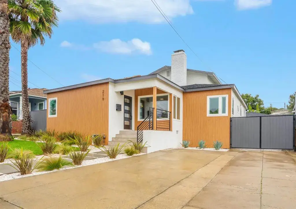 219 W Acacia Ave, El Segundo, CA 90245 - Image #1