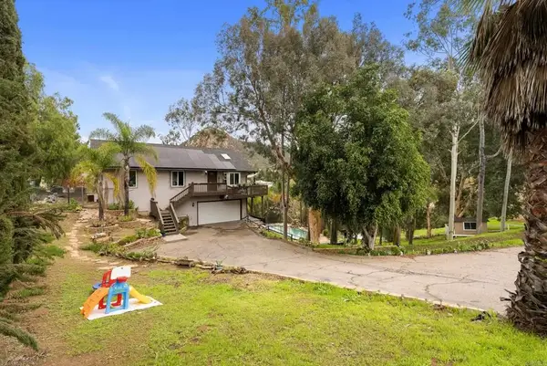 111 La Cresta Trl, El Cajon, CA 92019