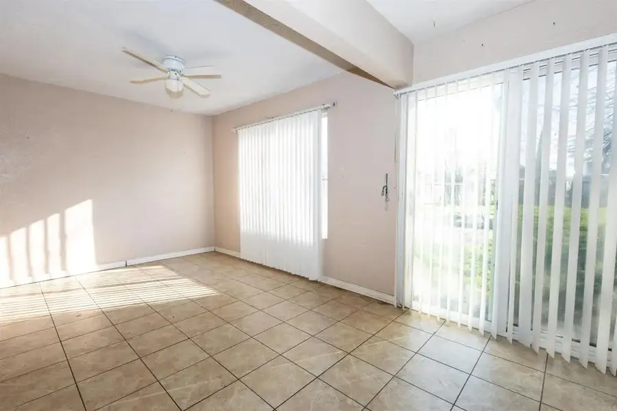 1410 Grayson Circle, Firebaugh, CA 93622 - #3