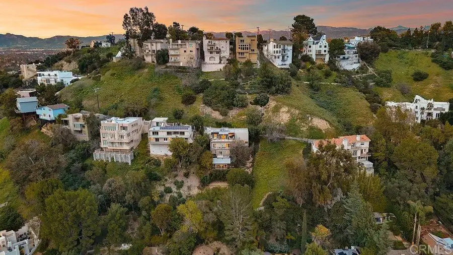 3866 Alta Mesa Drive, Studio City, CA 91604 - Image #2