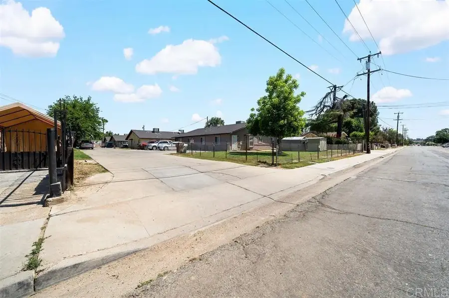 326 Beardsley Avenue, Bakersfield, CA 93308 - Image #3