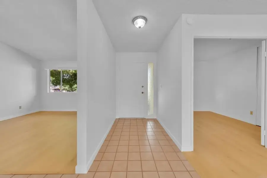 9931 Knollview Dr., Spring Valley, CA 91977 - #3