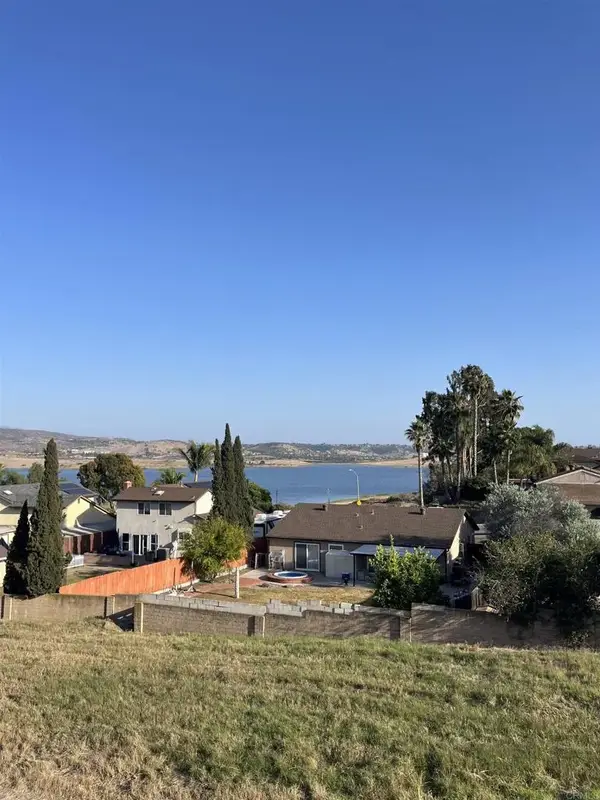 238 Lakeview Ave., Spring Valley, CA 91977