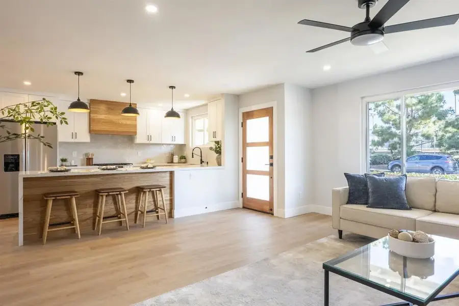 5610 Chateau Drive, San Diego, CA 92117 - #3
