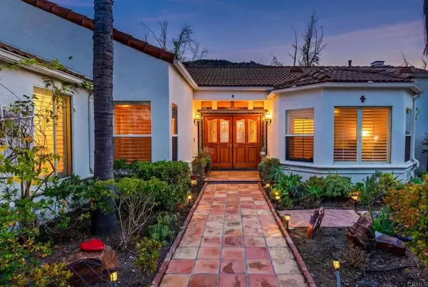 28301 Crooked Oak Lane, Escondido, CA 92026