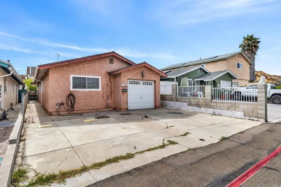 1938 Avenida De La Cruz, San Ysidro, CA 92173 - #3
