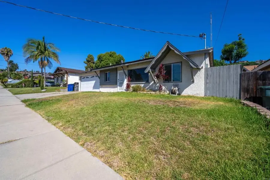 8828 Hillslope Avenue, Spring Valley, CA 91977 - #2