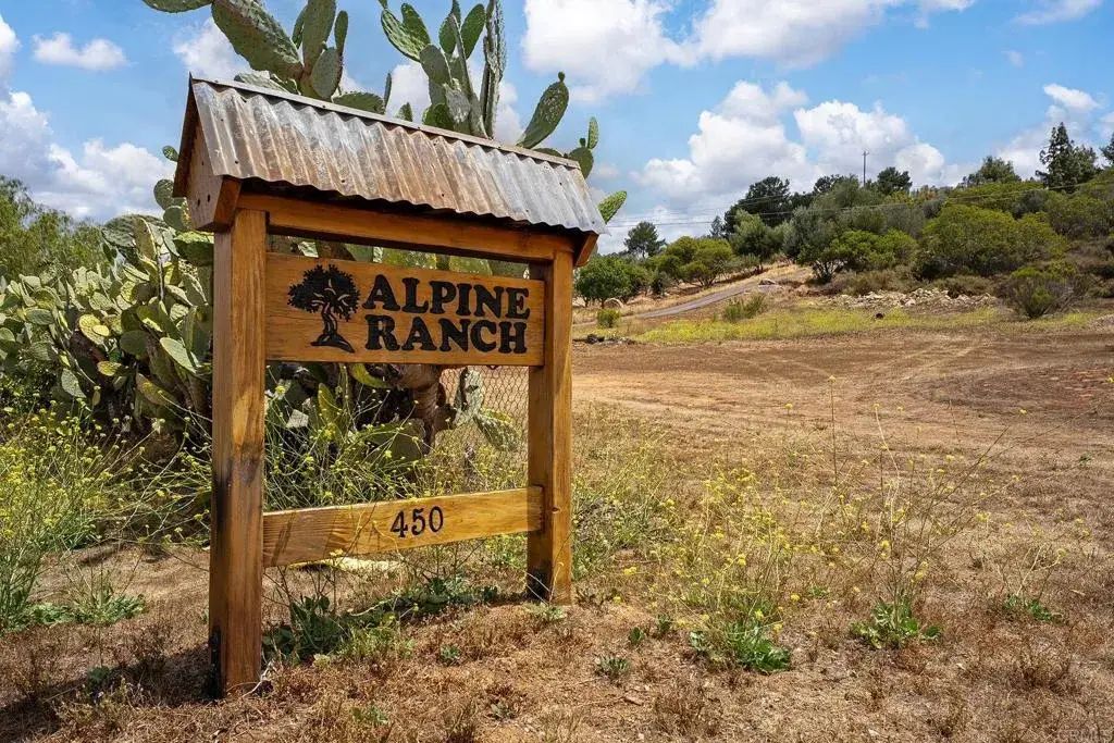 450 Summerhill Ct, Alpine, CA 91901 - #1