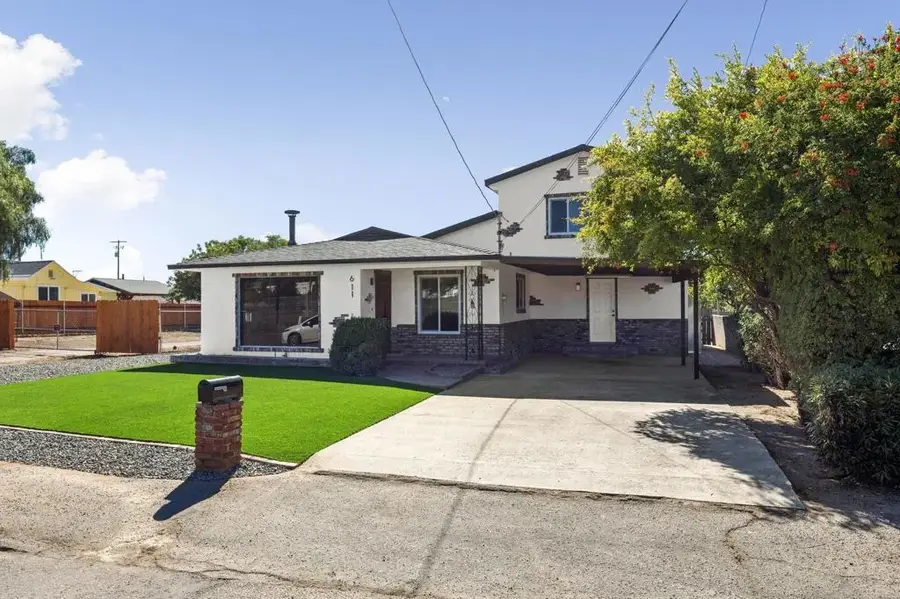 611 9th Street, Ramona, CA 92065 - #3