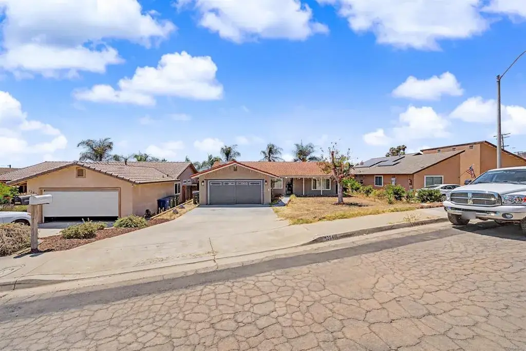 1284 Bates Ln, El Cajon, CA 92021 - #1