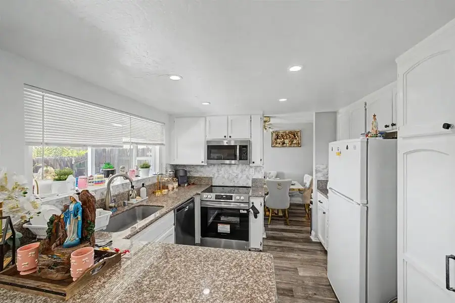 1284 Bates Ln, El Cajon, CA 92021 - #3