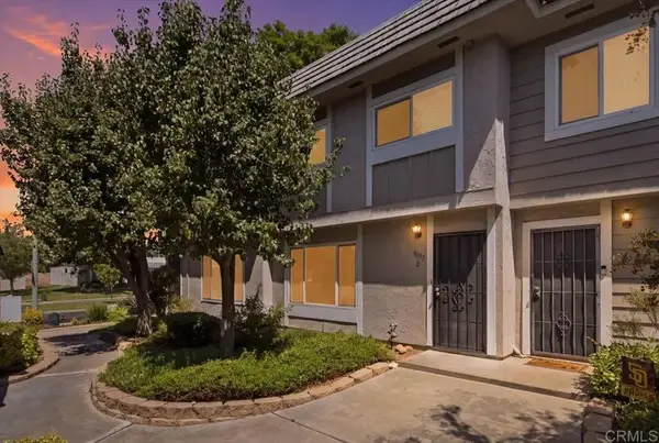 9457 Carlton Oaks Drive #B, Santee, CA 92071