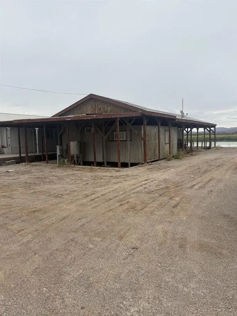 2574 Old River Rd., Palo Verde, CA 92266 - #2