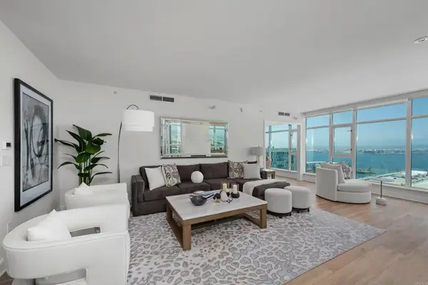 1205 Pacific Hwy #1801, San Diego, CA 92101