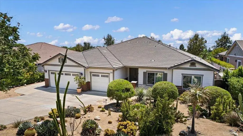 210 20th Street, Upland, CA 91784 - #1