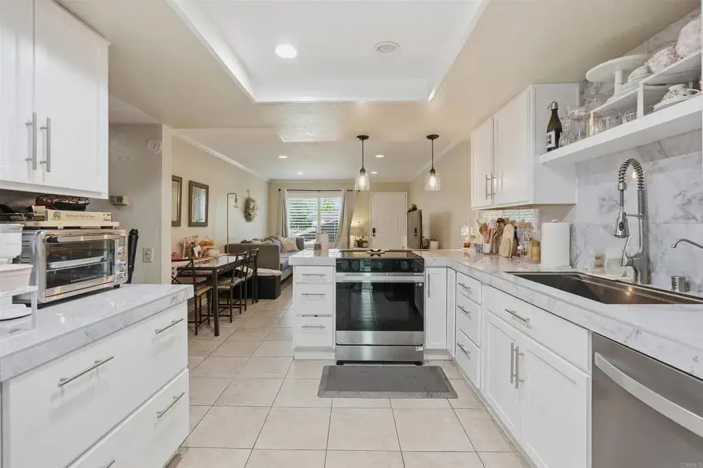 569 E St #34, Chula Vista, CA 91910 - #1