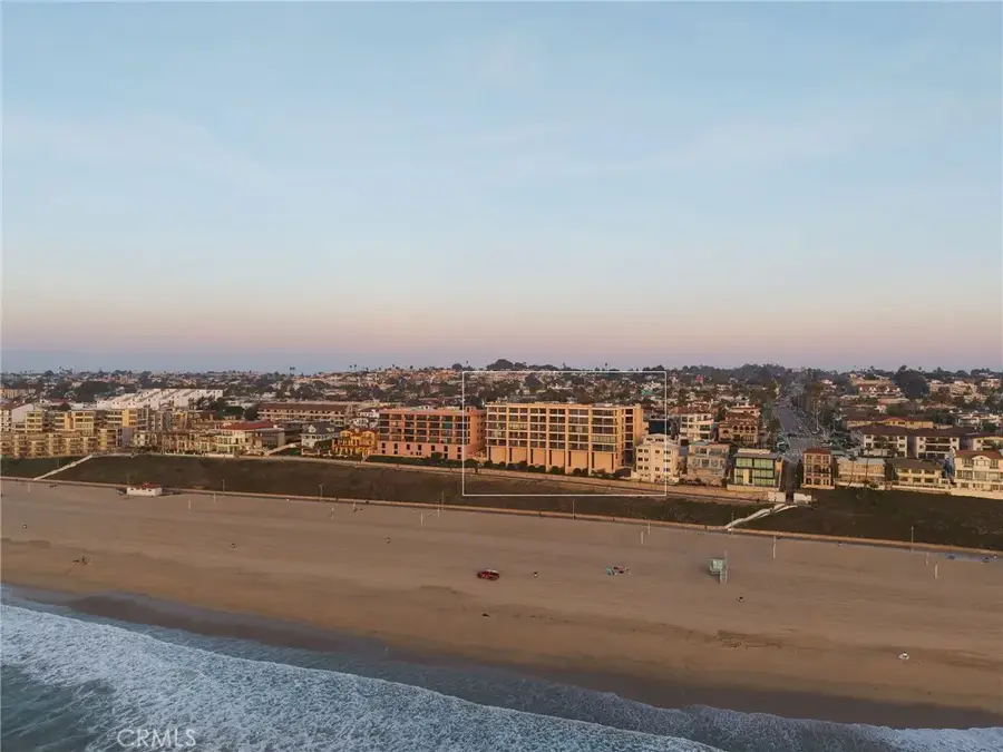 727 Esplanade #302, Redondo Beach, CA 90277 - Image #2