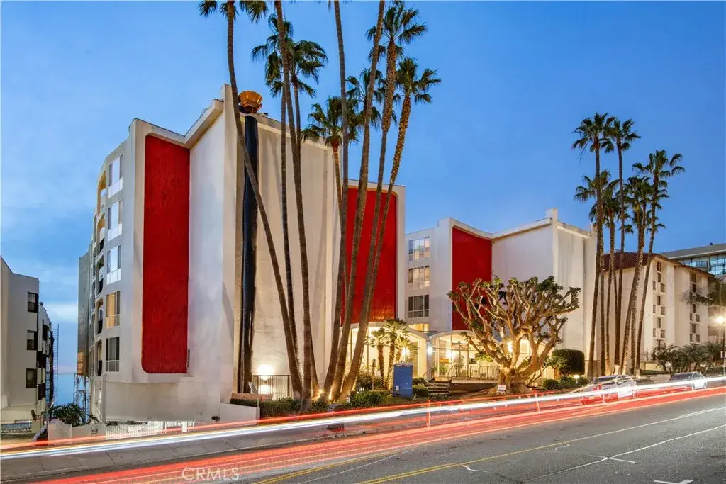 565 Esplanade #202, Redondo Beach, CA 90277 - Image #1