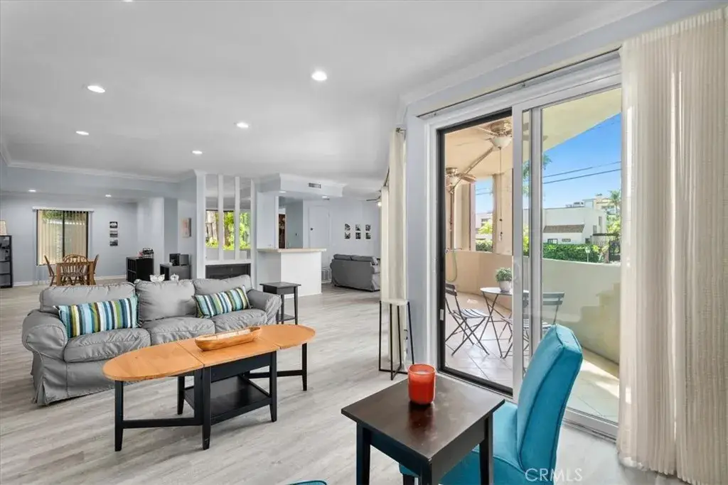 5216 Yarmouth Avenue #106, Encino, CA 91316 - Image #1