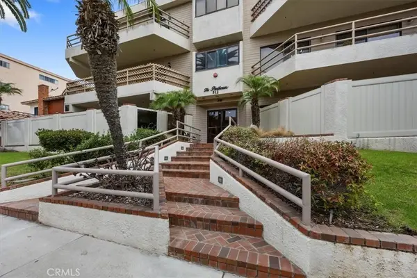 512 Esplanade #303, Redondo Beach, CA 90277
