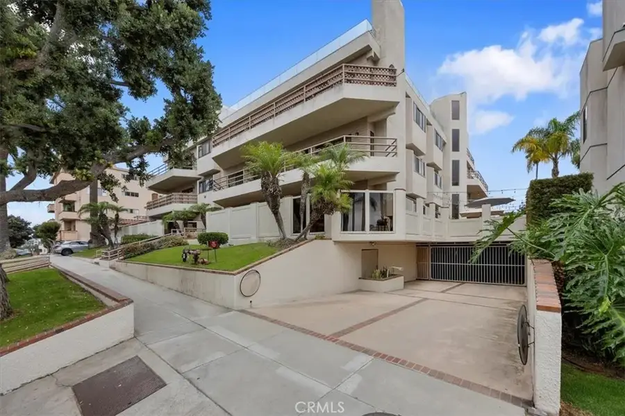 512 Esplanade #303, Redondo Beach, CA 90277 - #2