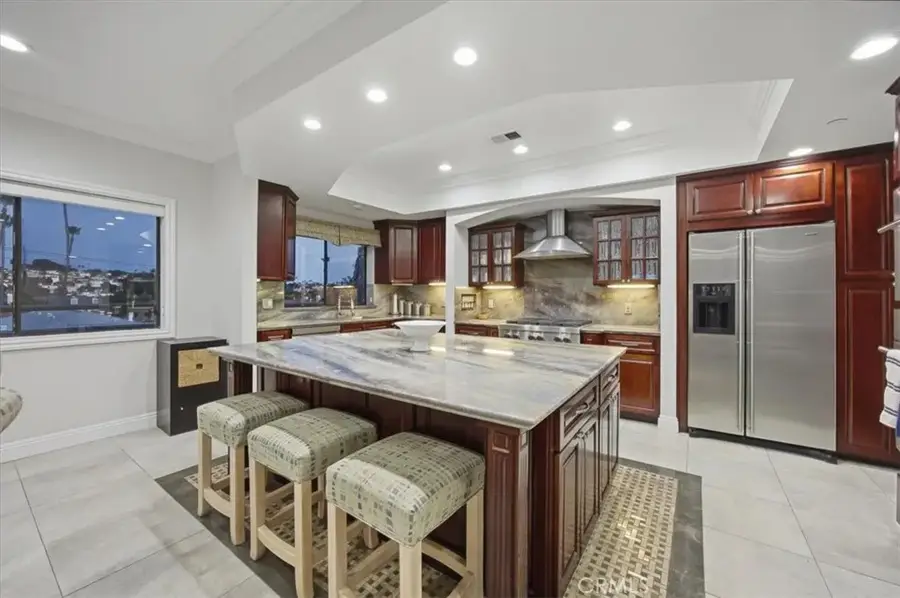 512 Esplanade #303, Redondo Beach, CA 90277 - #3