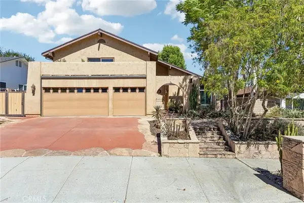 42 Kanan Road, Oak Park, CA 91377