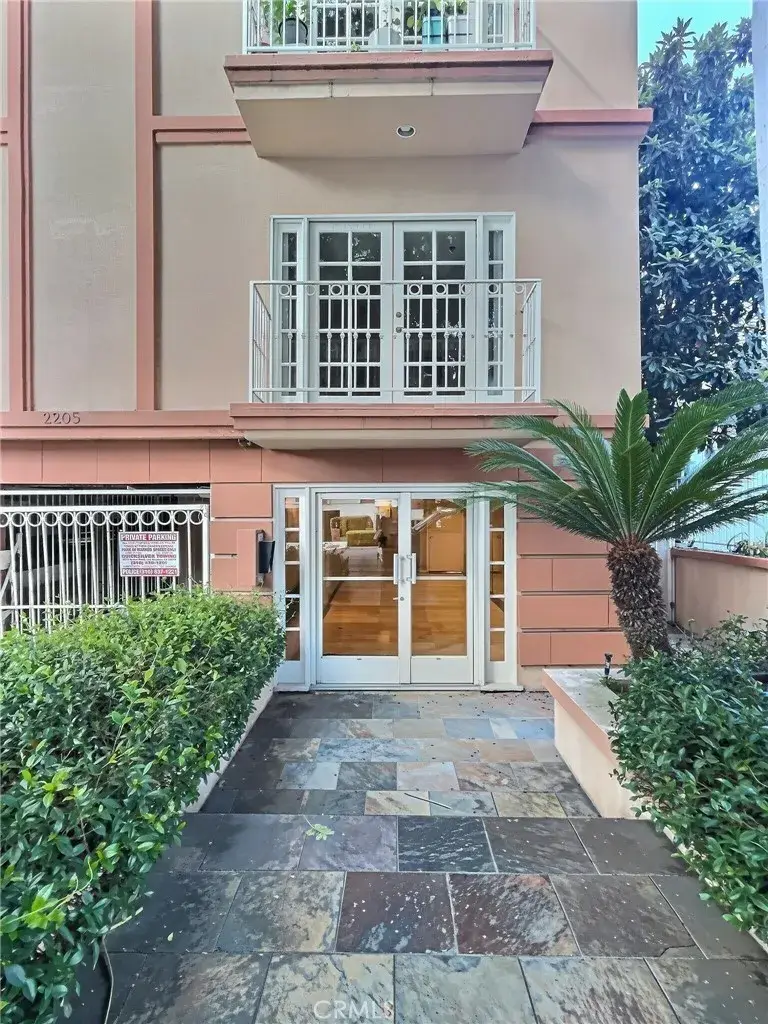 2205 S Bentley, Los Angeles, CA 90064 - #3