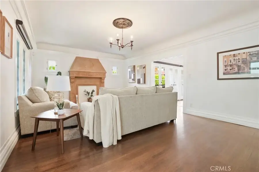 1901 N Oxford Avenue, Los Angeles, CA 90027 - Image #3