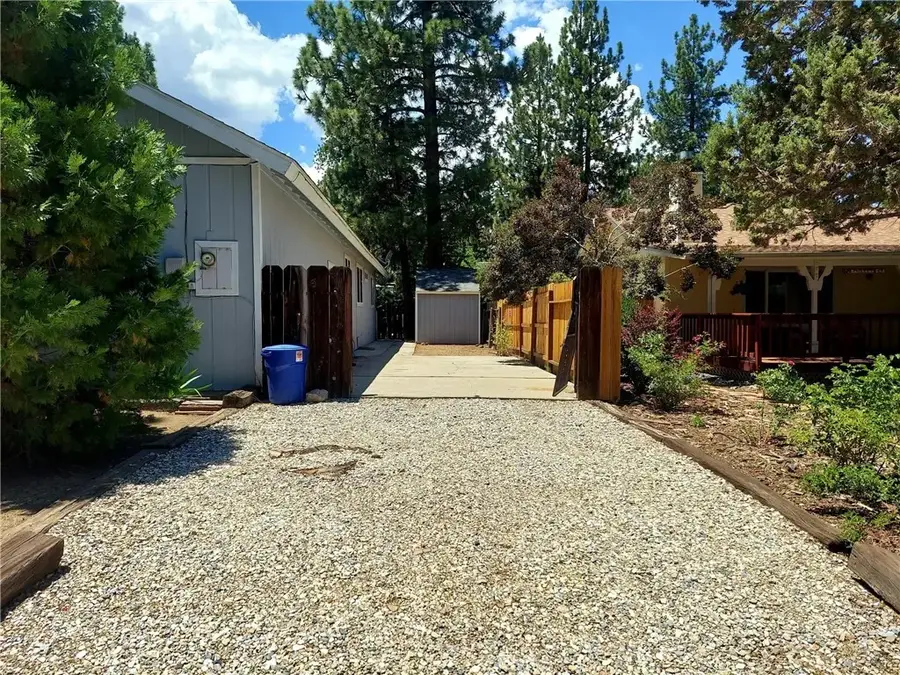 411 E Fairway Boulevard, Big Bear City, CA 92314 - Image #3