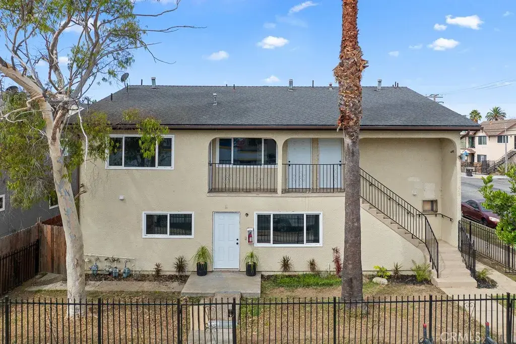 943 N Washington Place, Long Beach, CA 90813 - Image #1