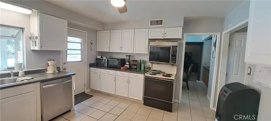 1382 Crawford Avenue, Upland, CA 91786 - Image #2