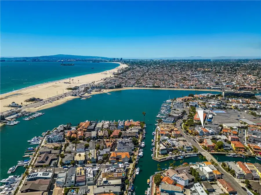 111 Geneva Walk, Long Beach, CA 90803 - Image #2