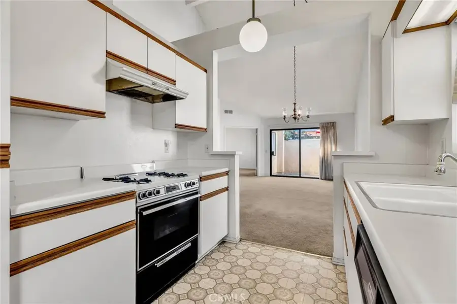 320 N Montebello, Montebello, CA 90640 - Image #2