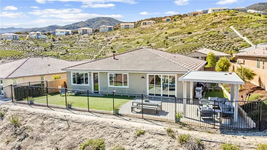 2553 Santa Fiora, Corona, CA 92882 - Image #3