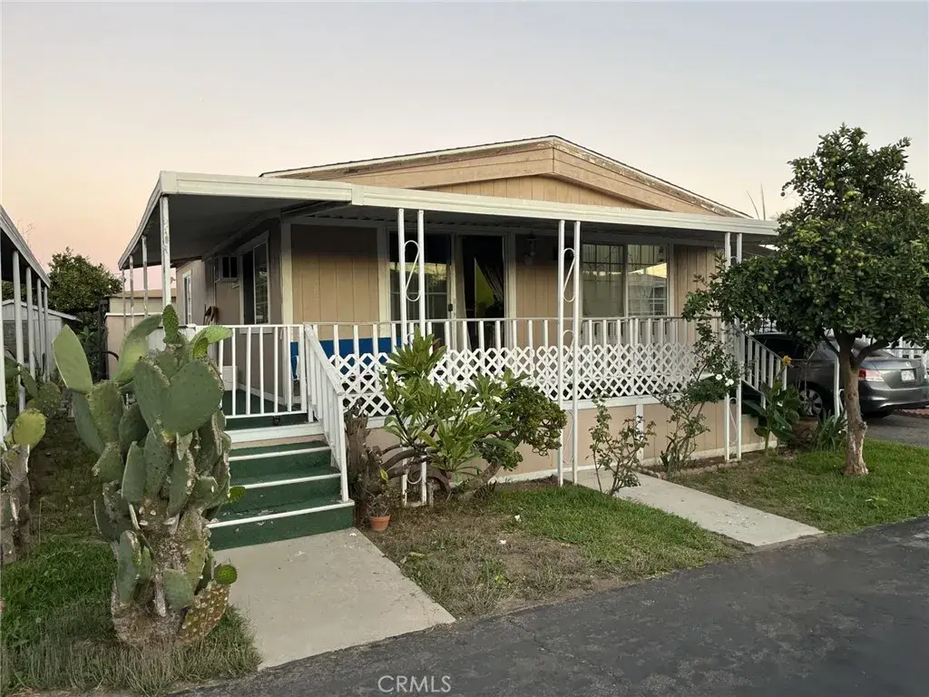 16707 Garfield #1806, Paramount, CA 90723 - Image #1