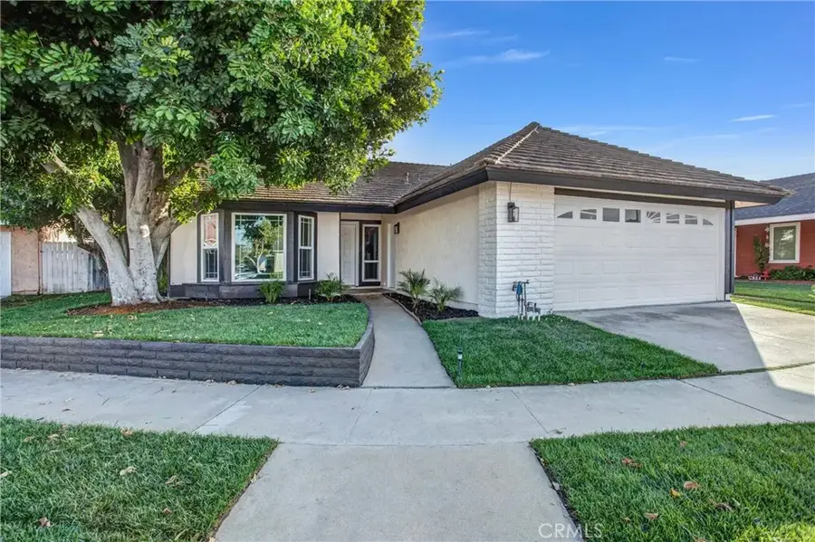 4568 E Meadowhill Avenue, Anaheim, CA 92807 - Image #2