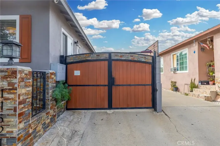 11521 Inglewood Avenue, Hawthorne, CA 90250 - Image #3