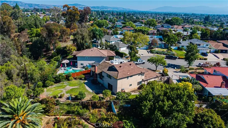 2541 Thorn Pl, Fullerton, CA 92835 - Image #2