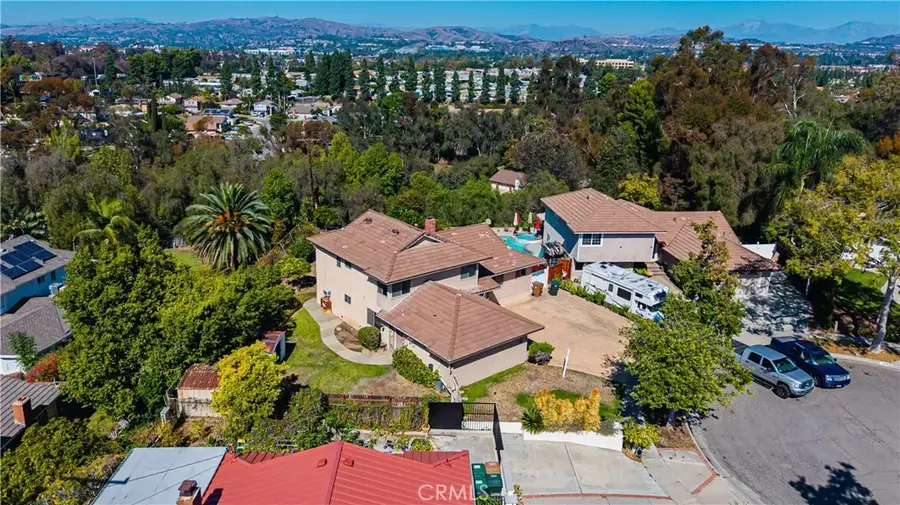 2541 Thorn Pl, Fullerton, CA 92835 - Image #3