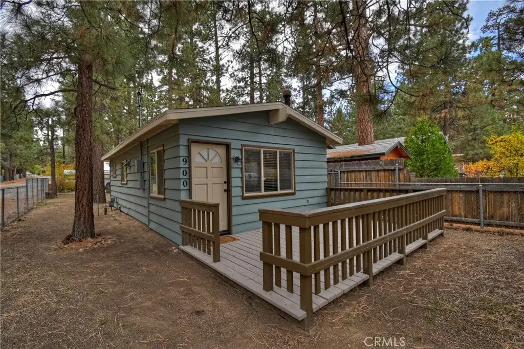 900 Robinhood Boulevard, Big Bear City, CA 92314 - Image #1