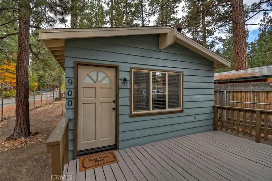 900 Robinhood Boulevard, Big Bear City, CA 92314 - Image #2