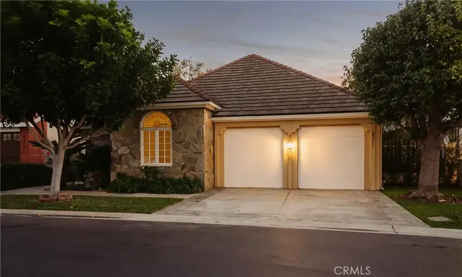 19371 Woodlands, Huntington Beach, CA 92648 - Image #2