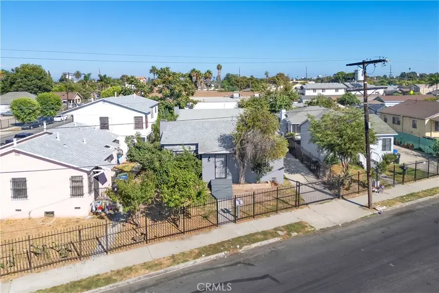 11010 Willowbrook Avenue, Los Angeles, CA 90059 - Image #2