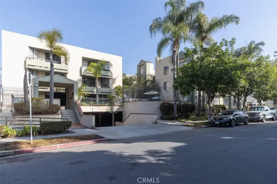 1237 E 6th Street #110, Long Beach, CA 90802 - Image #2