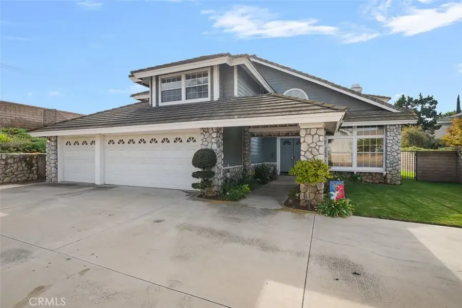 16640 Cresta Bella Circle, Yorba Linda, CA 92886 - Image #2