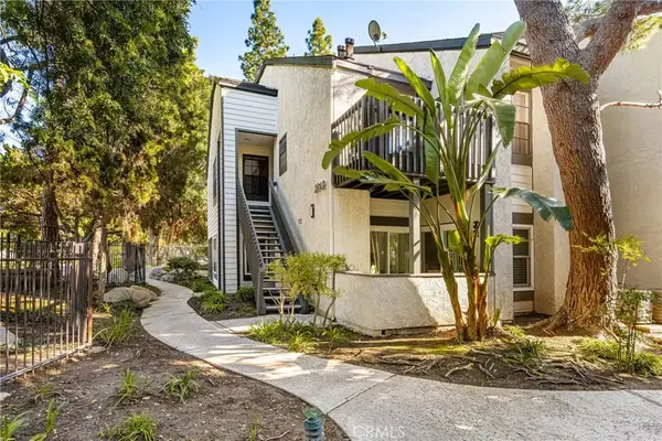 2542 W Macarthur Boulevard #143, Santa Ana, CA 92704