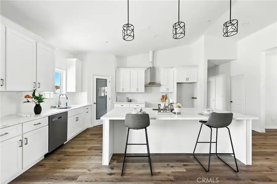 16920 Danbury Ave, Hesperia, CA 92345 - Image #2